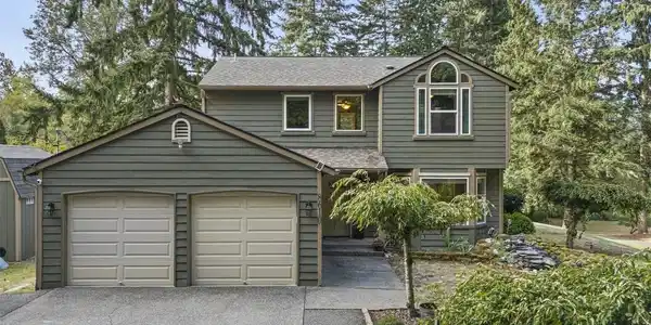 8610 Long Lake