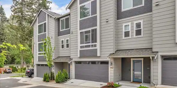 13628 Manor