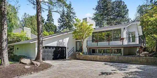 6560 Mercer
