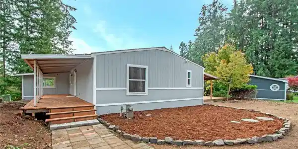 8132 Dawn Hill Drive SE