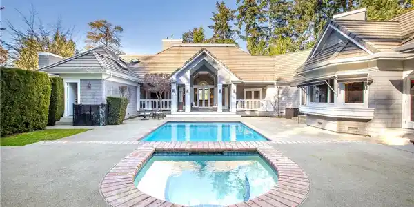 85 Country Club Circle SW