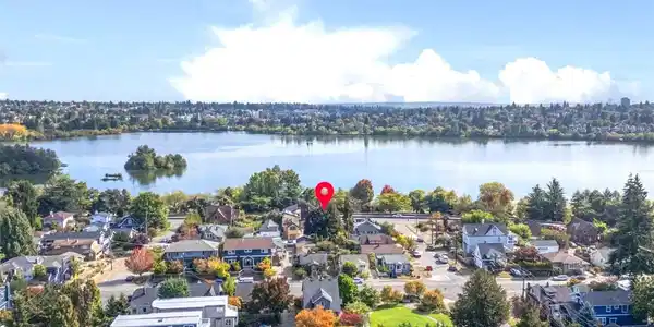 6707 Aurora N