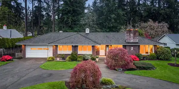 12 Forest Glen SW