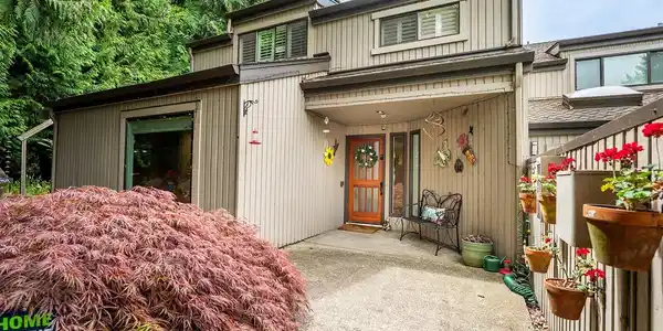 4818 102nd NE