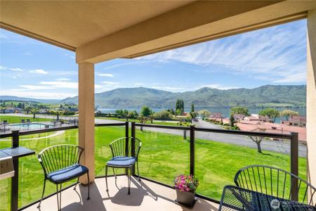 100 Lake Chelan Shores