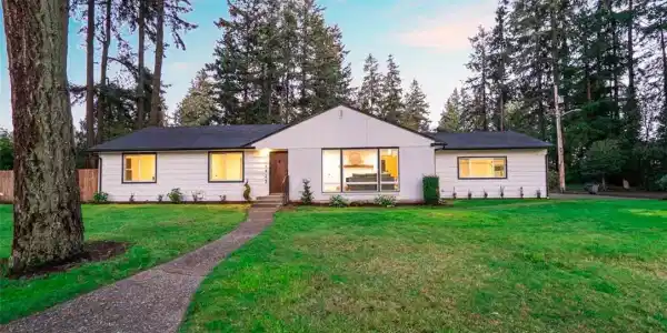 12423 Dubois SW
