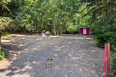 220 Duck Lake SE