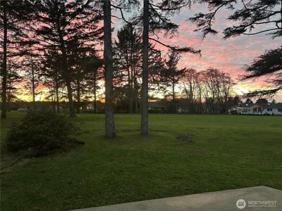 433 Dolphin NE