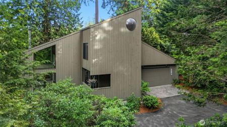 2853 Lake Sammamish Parkway NE