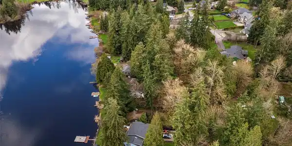 13625 Lake Kathleen SE
