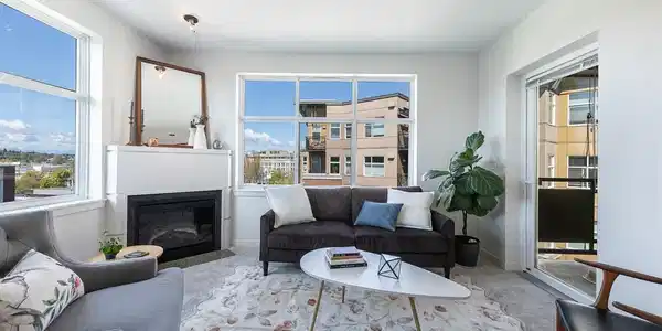 5440 Leary NW