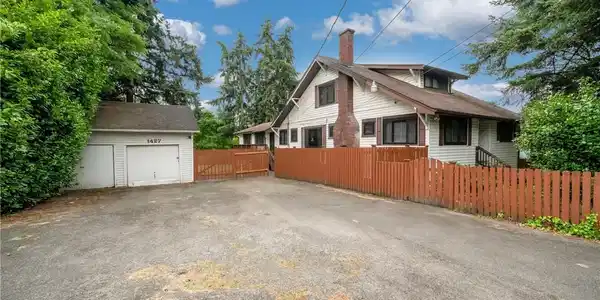 1427 S 124th Street