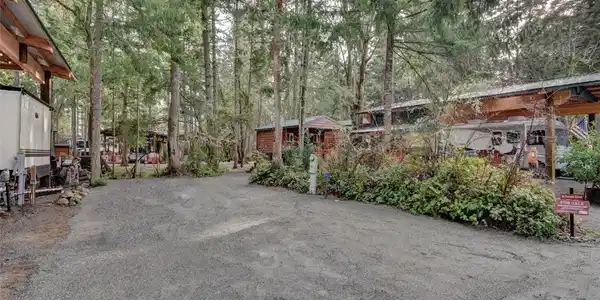 1546 Reservation Road SE