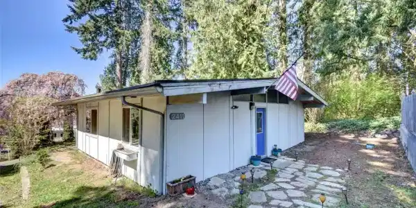 2411 Carpenter Road SE