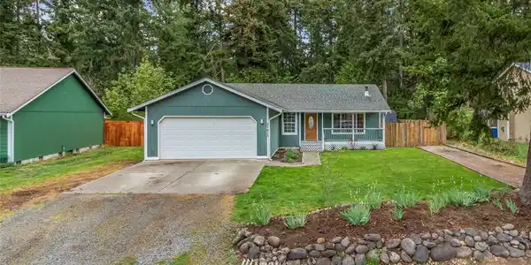 22432 Autumnwood Court SE