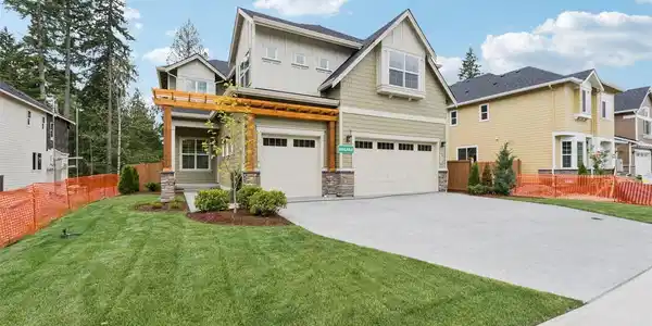6414 213th (Lot 4) E
