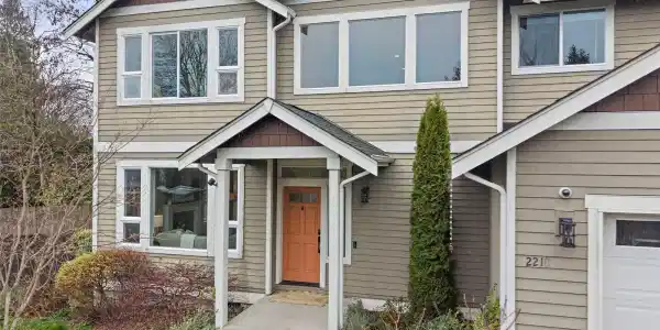 2210 Cedar