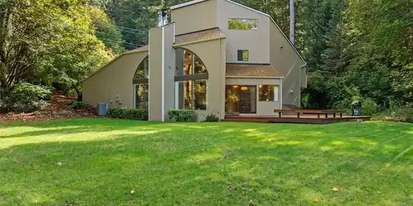 7102 78th NW