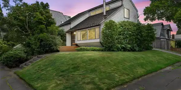 2315 26th E