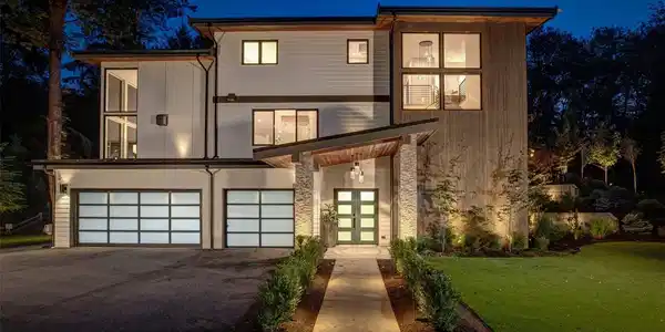 5202 Forest SE