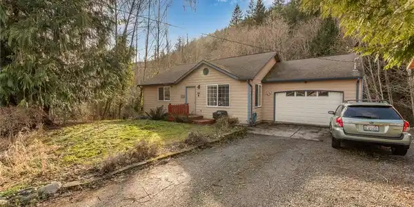 455 E Alder