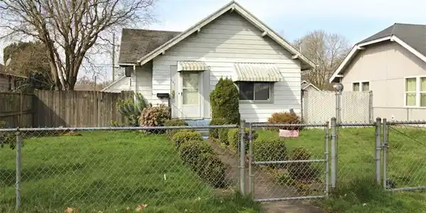 547 Oregon Way