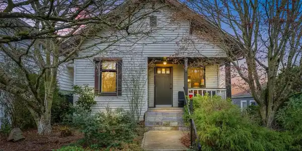 8222 15th NE
