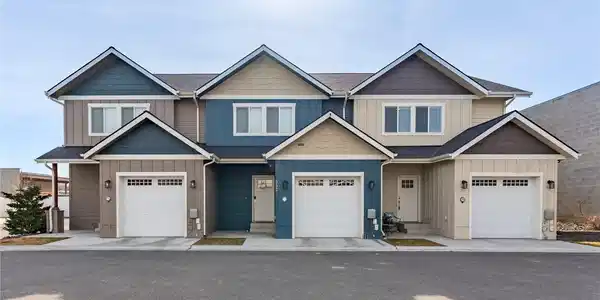 301 River Park