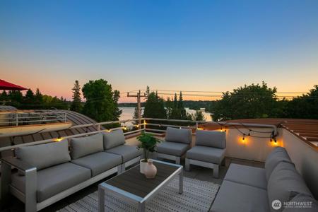 7700 Green Lake N
