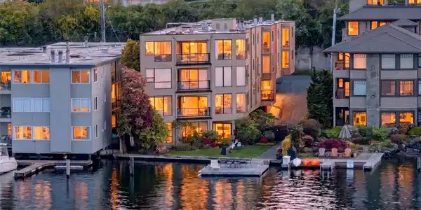 510 Lakeside S