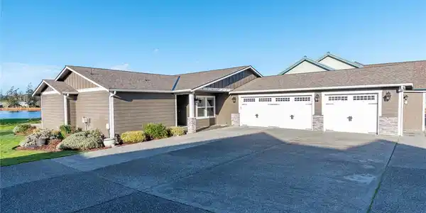 1697 Waterside