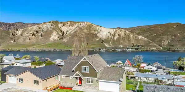 323 Pineview
