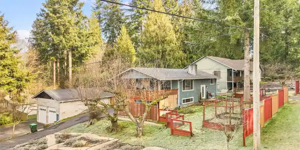 8108 58th SE
