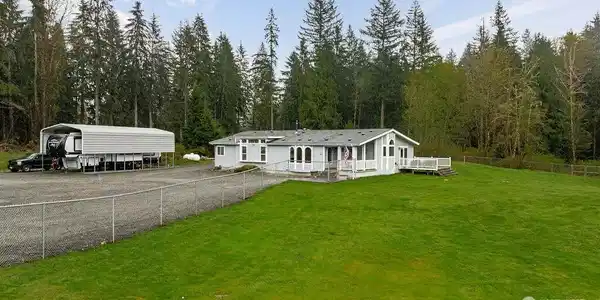 6033 181st SE