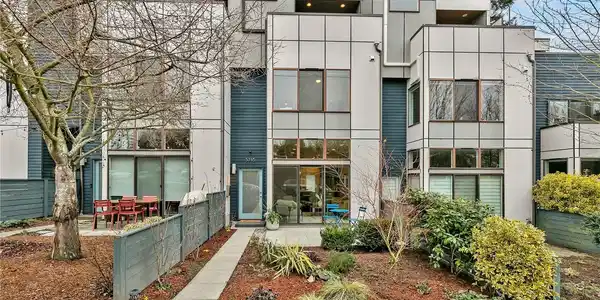 5716 28th NW