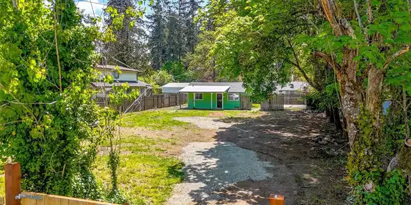 8914 Highland Ave SW