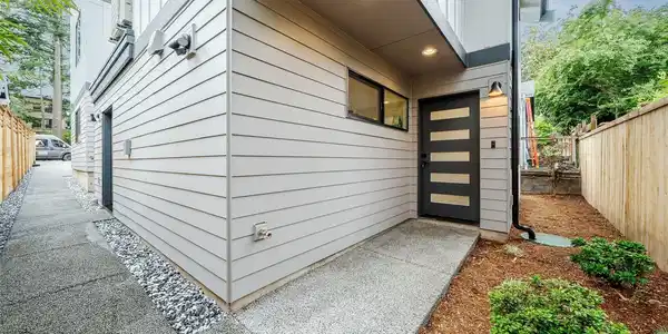 8510 15th NE