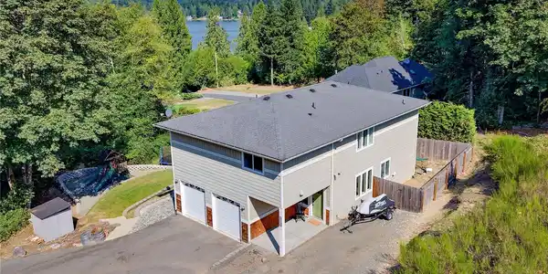 6110 Lakemont
