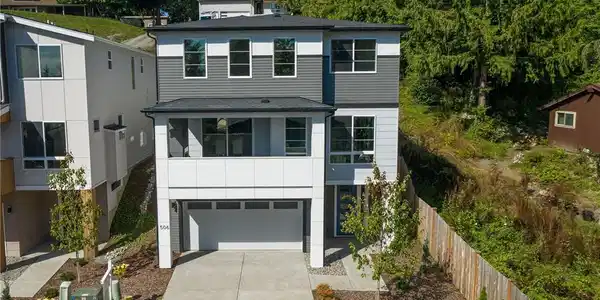 506 103rd SE