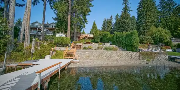 1950 E Mason Lake Drive W