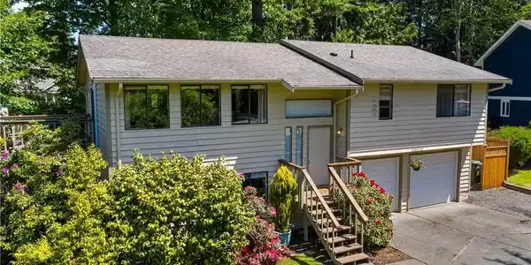 1806 Lake Crest Drive