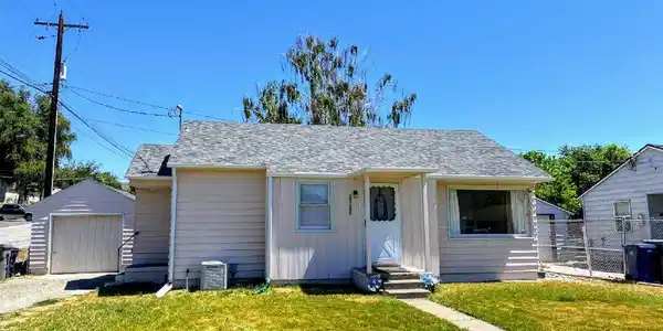 1223 Ashland