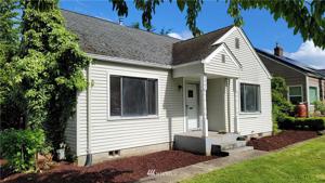 3402 Pear SE