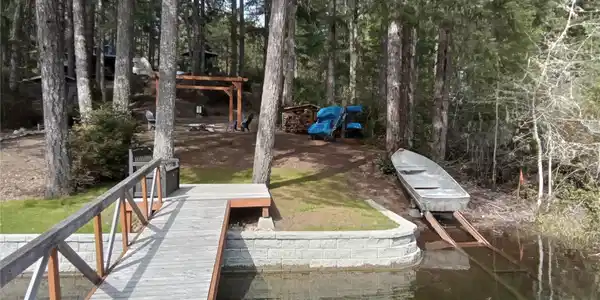 1181 Collins Lake