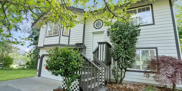 15835 Lawrence Lake SE