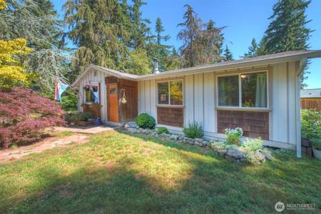 3916 Rainbow NW