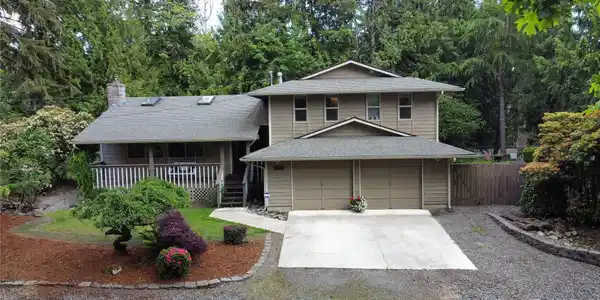 3521 170th E
