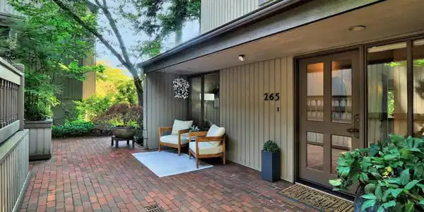 265 98th NE