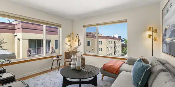 712 Denny