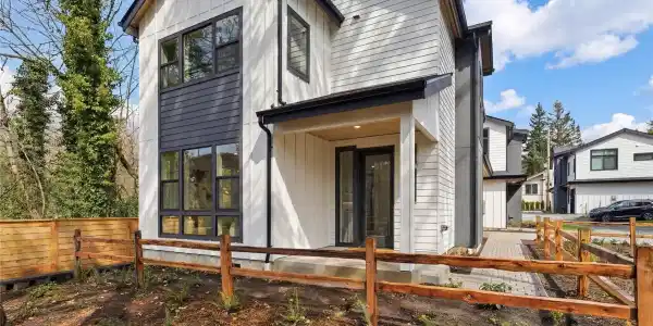 9016 124th NE